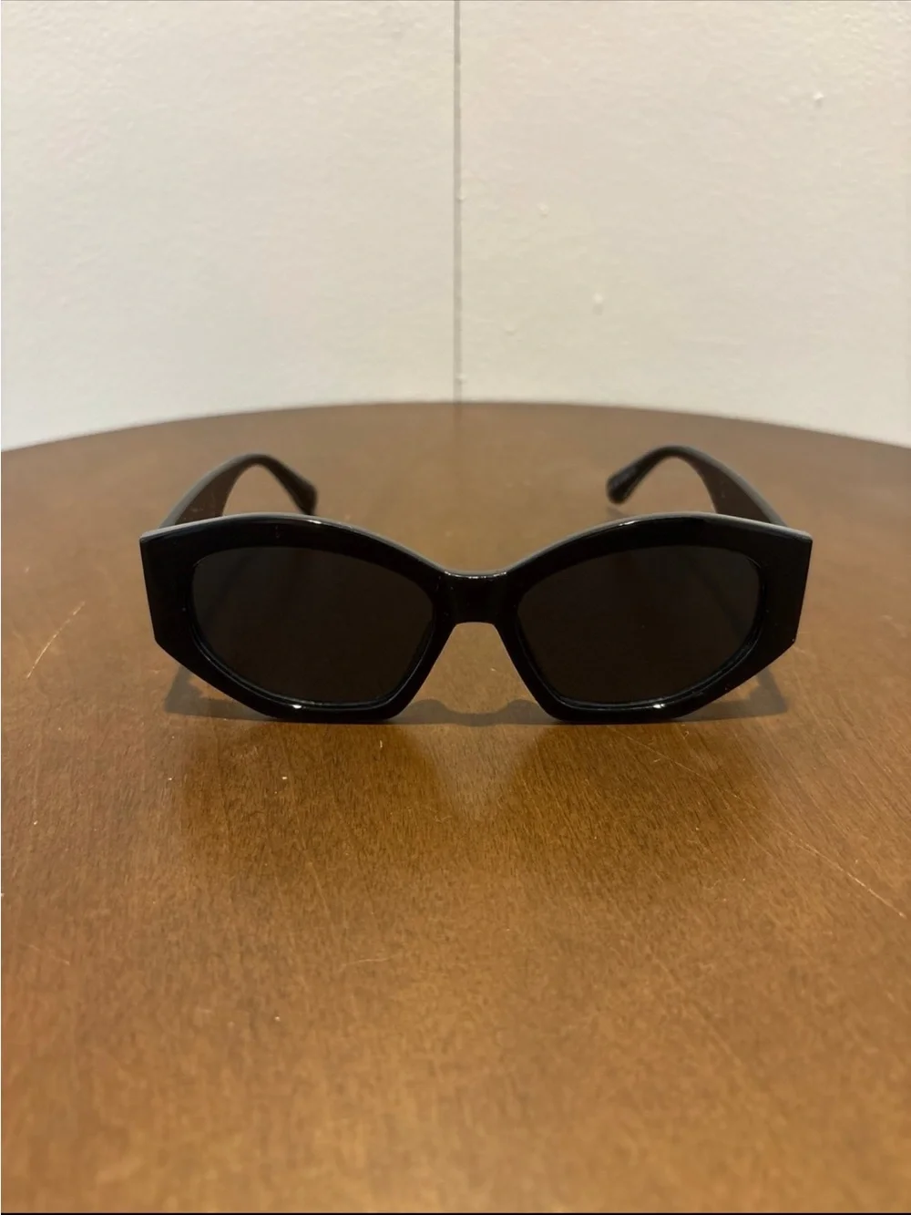 Classic Black Cat-Eye Sunglasses for Women